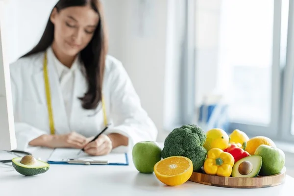 Volunteer dietitian support for kidney liver and chronic health nutrition